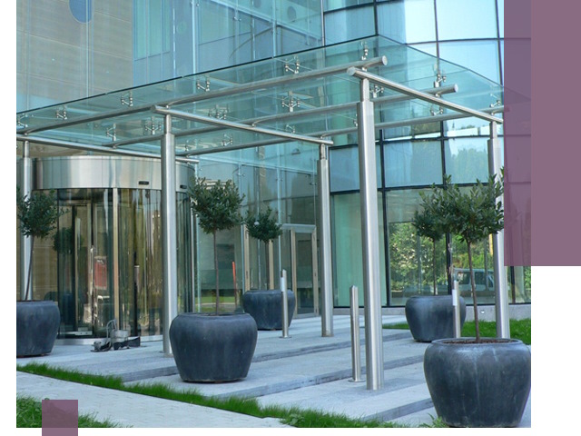 Навесы из стекла на заказ в Донецке — монтаж и установка