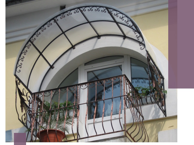 Козырьки над балконом в Донецке — изготовление и монтаж